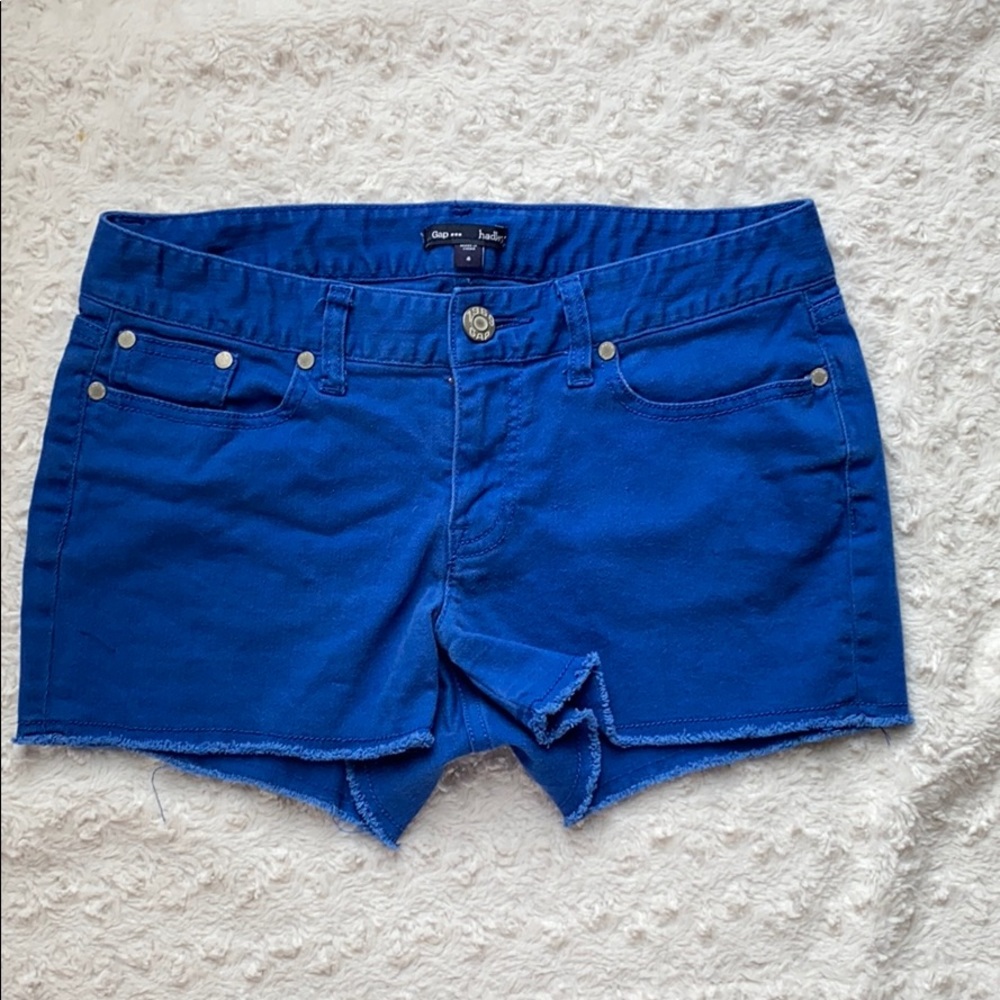 Cobalt blue gap shorts with a frayed hem